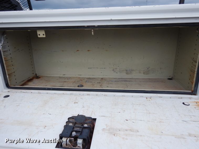 image for item DJ4453 2013 Ford F250 Super Duty  utility bed pickup truck