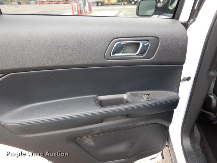 image for item DJ4456 2016 Ford Explorer Police Interceptor  SUV