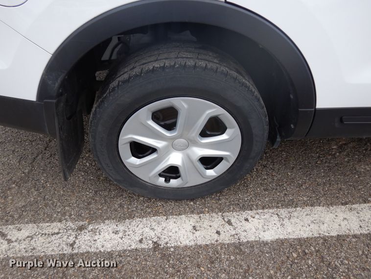 image for item DJ4456 2016 Ford Explorer Police Interceptor  SUV