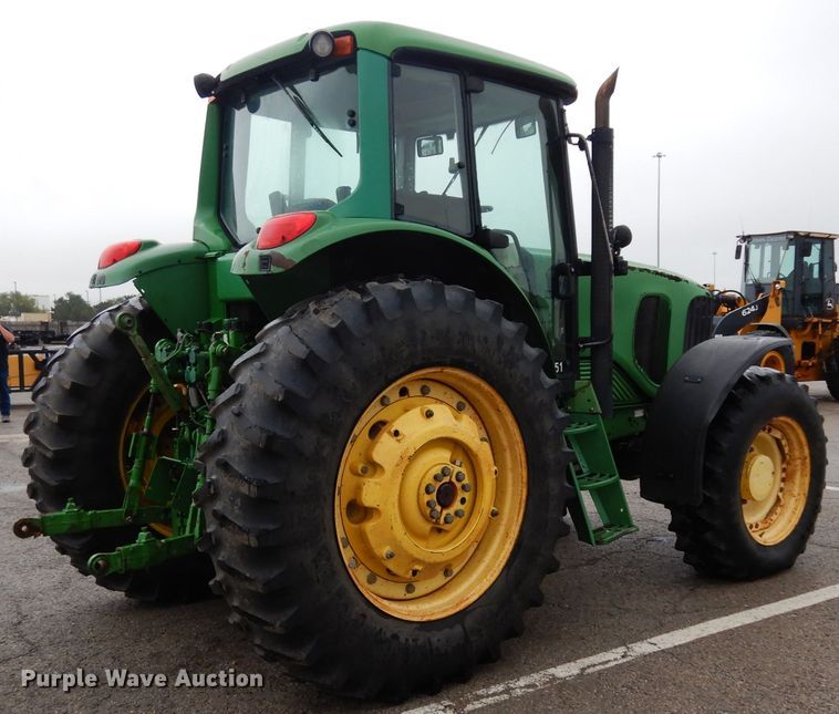 image for item DJ4466 John Deere 7220  MFWD tractor