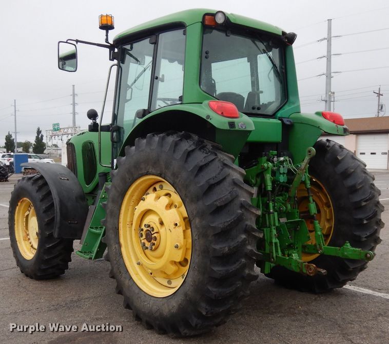 image for item DJ4466 John Deere 7220  MFWD tractor