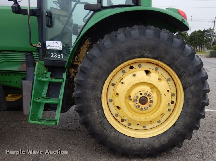 image for item DJ4466 John Deere 7220  MFWD tractor