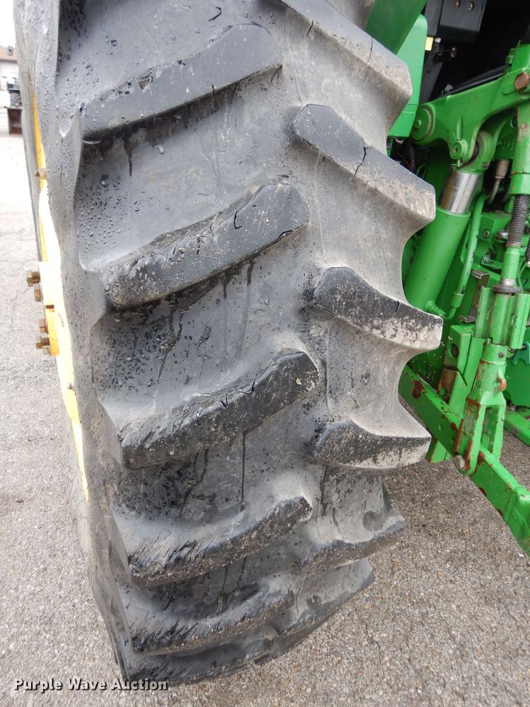 image for item DJ4466 John Deere 7220  MFWD tractor