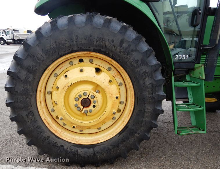 image for item DJ4466 John Deere 7220  MFWD tractor