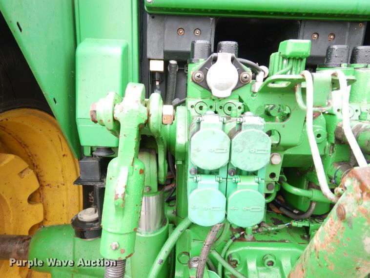 image for item DJ4466 John Deere 7220  MFWD tractor