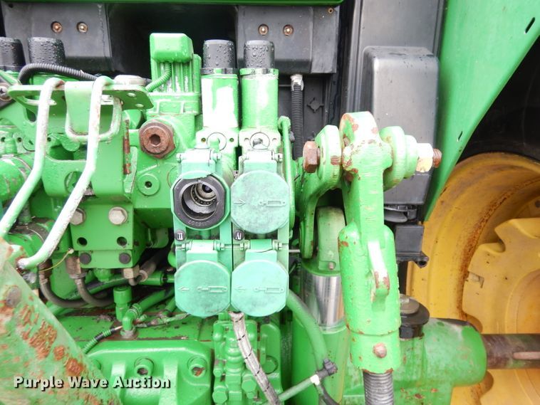 image for item DJ4466 John Deere 7220  MFWD tractor