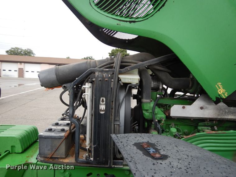 image for item DJ4466 John Deere 7220  MFWD tractor