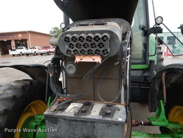 image for item DJ4466 John Deere 7220  MFWD tractor