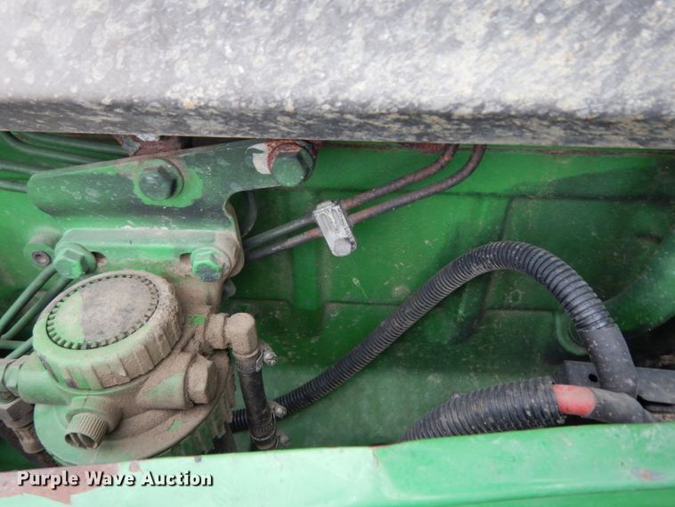 image for item DJ4466 John Deere 7220  MFWD tractor