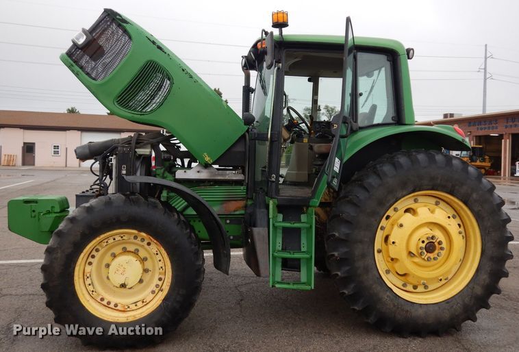 image for item DJ4466 John Deere 7220  MFWD tractor