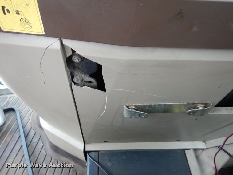 image for item DJ4466 John Deere 7220  MFWD tractor