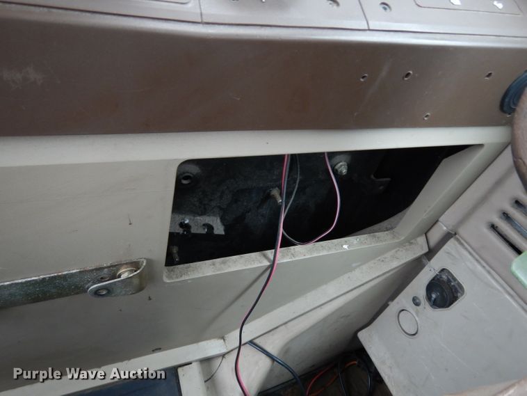 image for item DJ4466 John Deere 7220  MFWD tractor