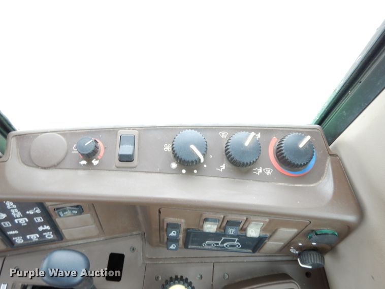 image for item DJ4466 John Deere 7220  MFWD tractor