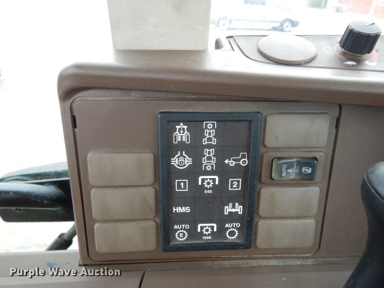 image for item DJ4466 John Deere 7220  MFWD tractor