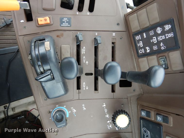 image for item DJ4466 John Deere 7220  MFWD tractor