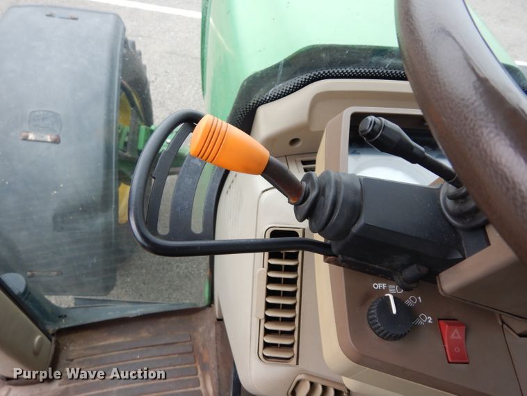 image for item DJ4466 John Deere 7220  MFWD tractor