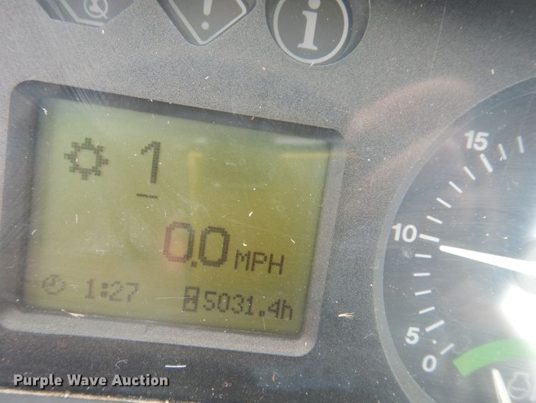 image for item DJ4466 John Deere 7220  MFWD tractor