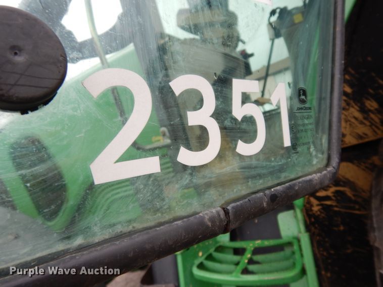 image for item DJ4466 John Deere 7220  MFWD tractor