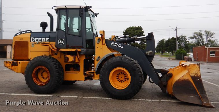 image for item DJ4467 2005 John Deere 624J  wheel loader