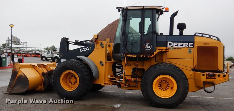 image for item DJ4467 2005 John Deere 624J  wheel loader