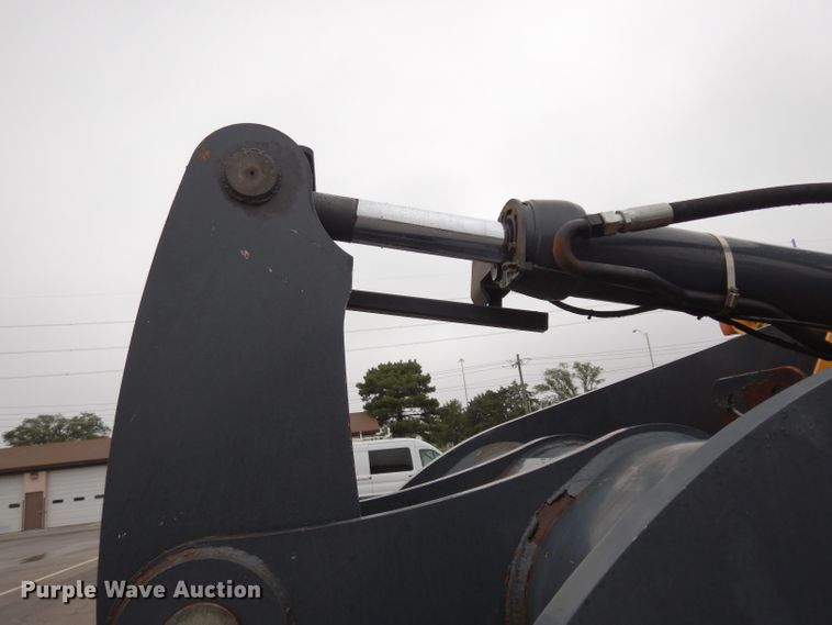 image for item DJ4467 2005 John Deere 624J  wheel loader