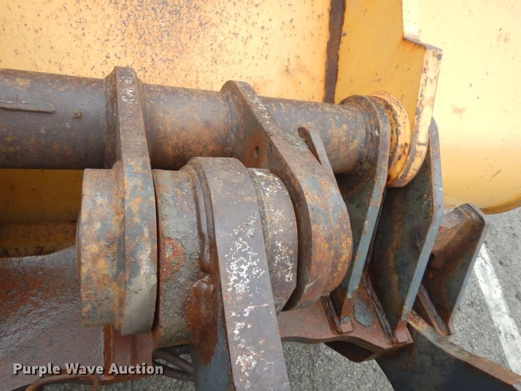 image for item DJ4467 2005 John Deere 624J  wheel loader