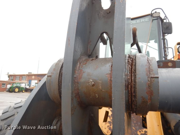 image for item DJ4467 2005 John Deere 624J  wheel loader