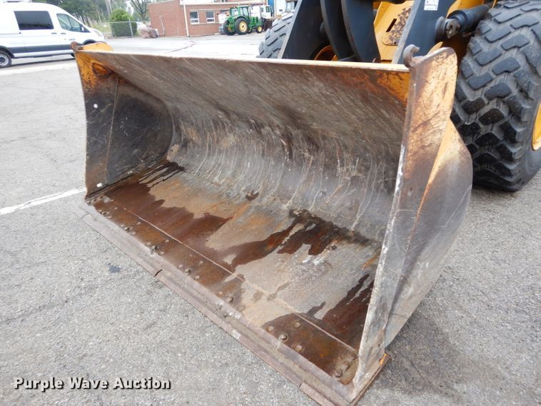 image for item DJ4467 2005 John Deere 624J  wheel loader