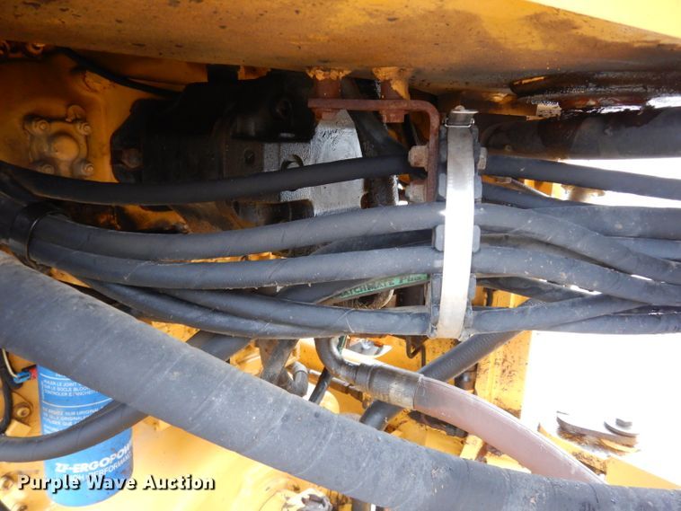 image for item DJ4467 2005 John Deere 624J  wheel loader