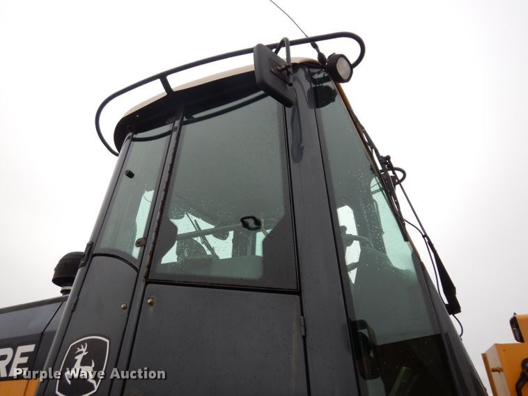 image for item DJ4467 2005 John Deere 624J  wheel loader