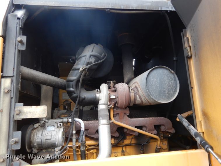 image for item DJ4467 2005 John Deere 624J  wheel loader