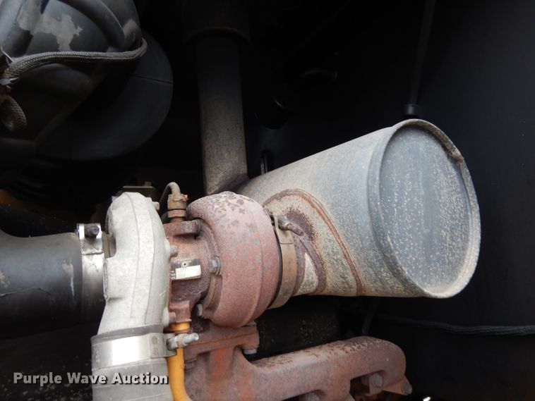 image for item DJ4467 2005 John Deere 624J  wheel loader