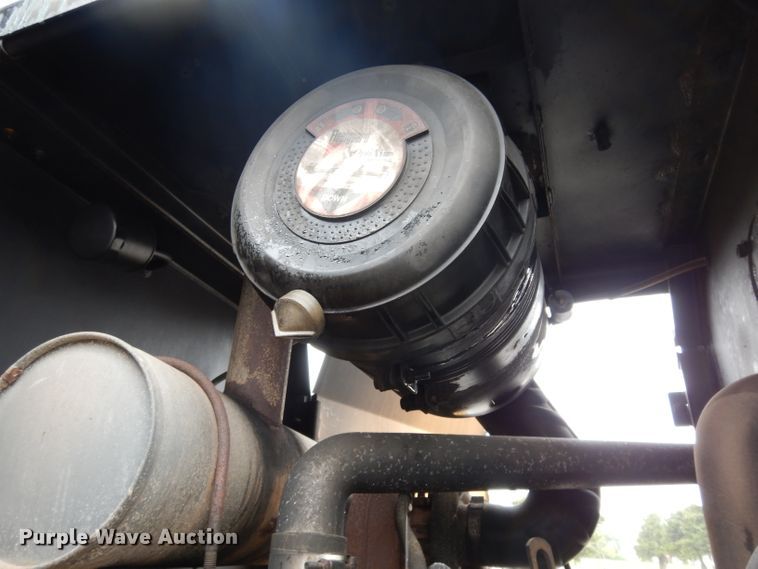 image for item DJ4467 2005 John Deere 624J  wheel loader