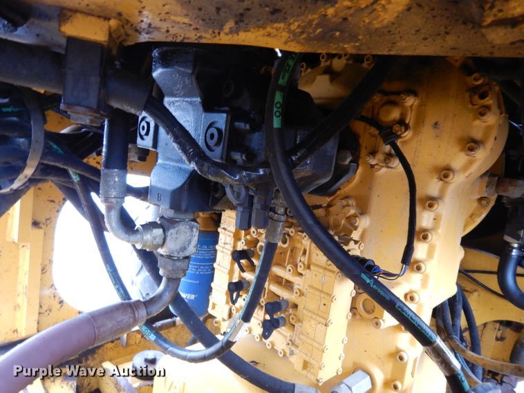 image for item DJ4467 2005 John Deere 624J  wheel loader