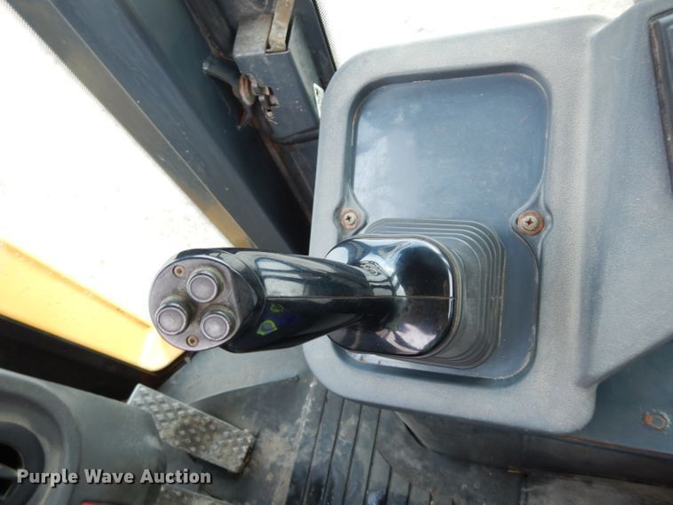 image for item DJ4467 2005 John Deere 624J  wheel loader