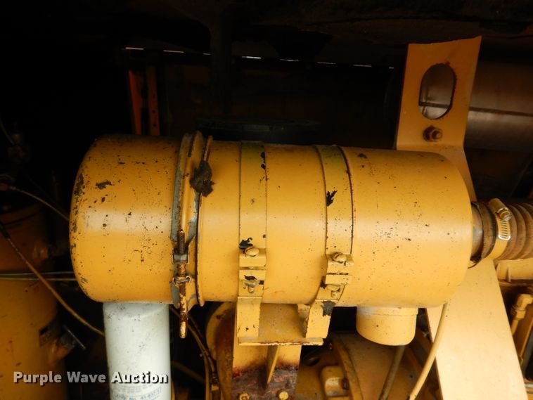 image for item DJ4472 1988 Leroy Dresser 185  air compressor