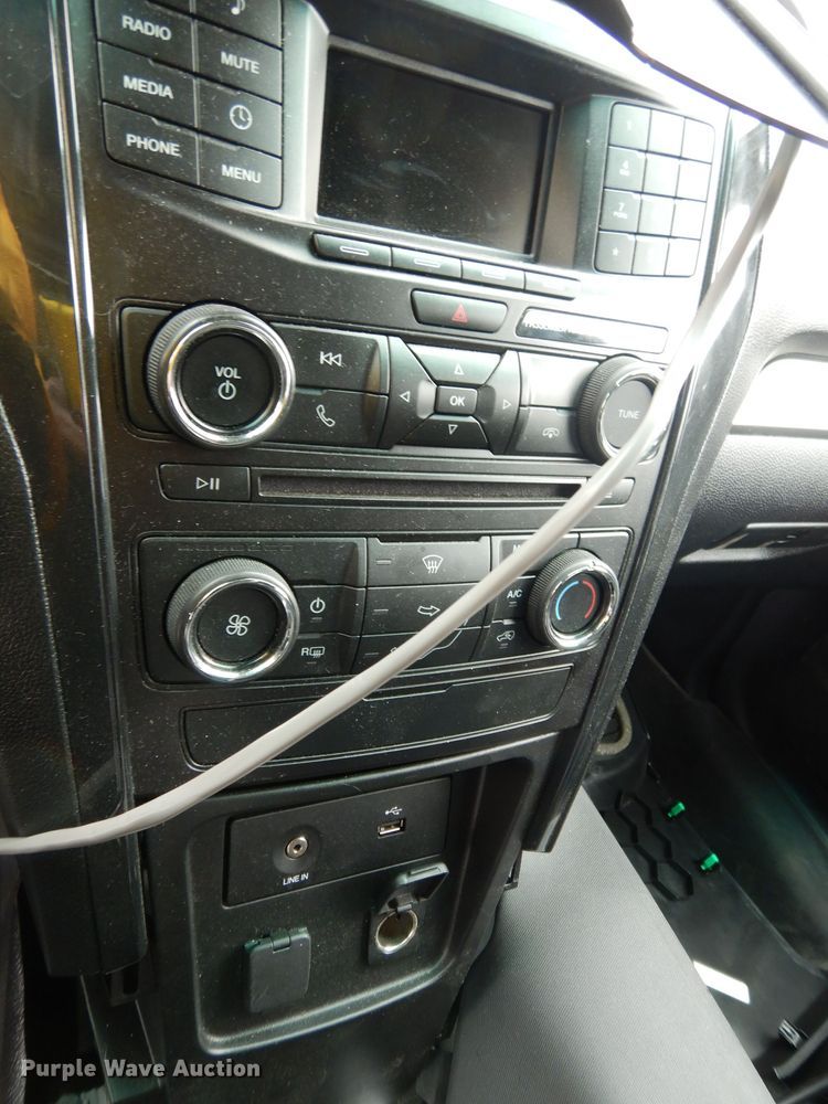 image for item DJ4479 2017 Ford Explorer Police Interceptor  SUV