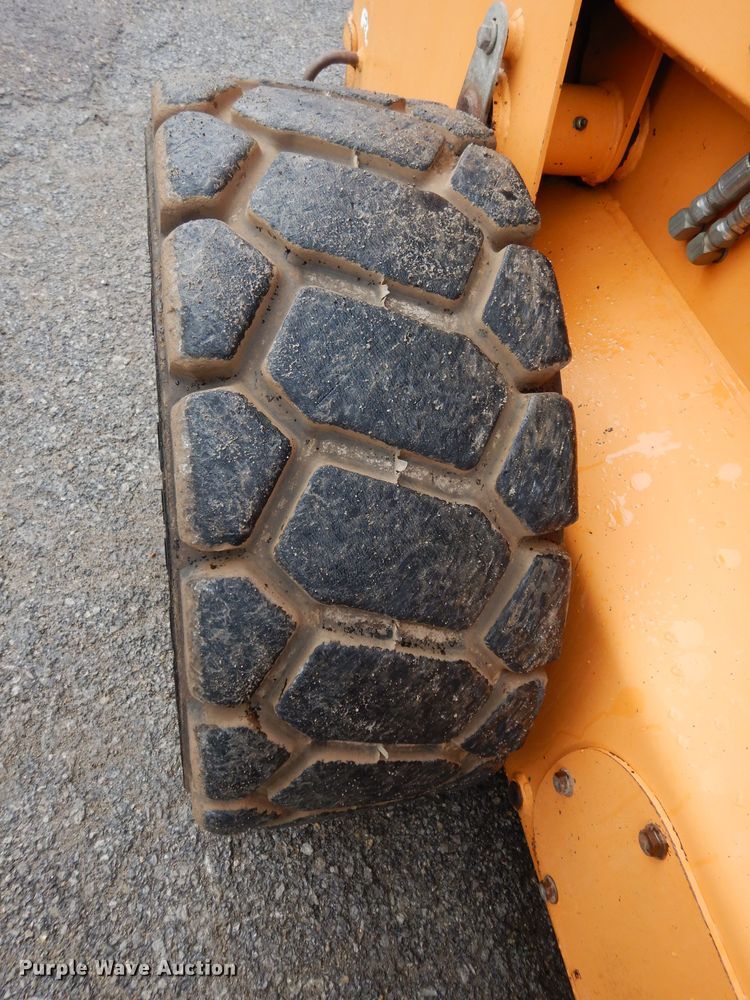 image for item DJ4481 2003 Case 85XT  skid steer loader