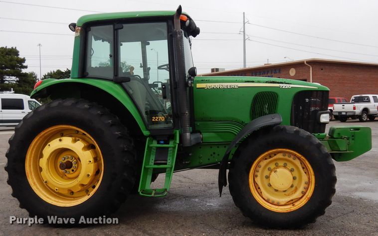 image for item DJ4482 2004 John Deere 7220  MFWD tractor