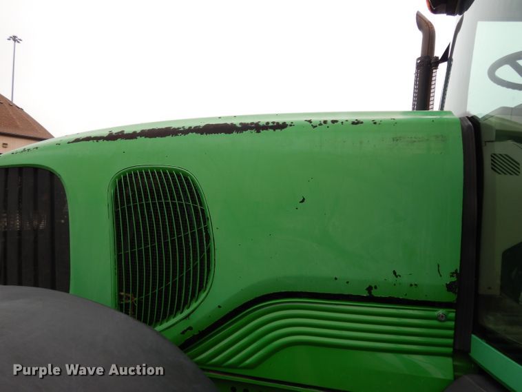 image for item DJ4482 2004 John Deere 7220  MFWD tractor