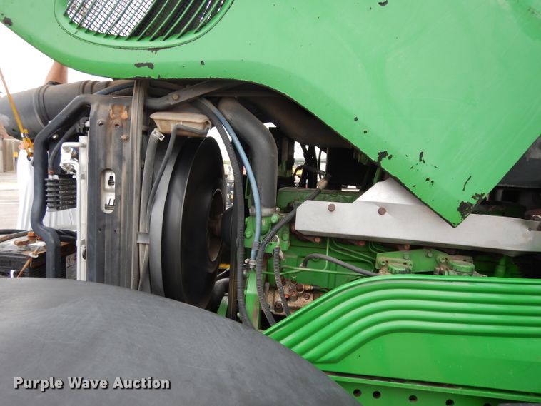 image for item DJ4482 2004 John Deere 7220  MFWD tractor