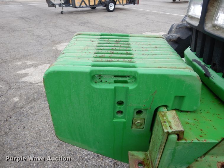 image for item DJ4482 2004 John Deere 7220  MFWD tractor