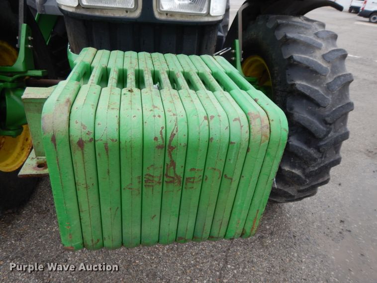 image for item DJ4482 2004 John Deere 7220  MFWD tractor