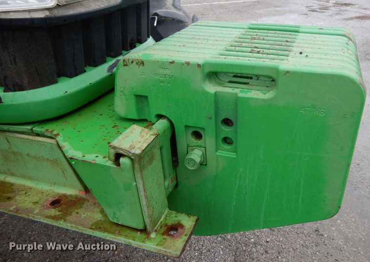 image for item DJ4482 2004 John Deere 7220  MFWD tractor