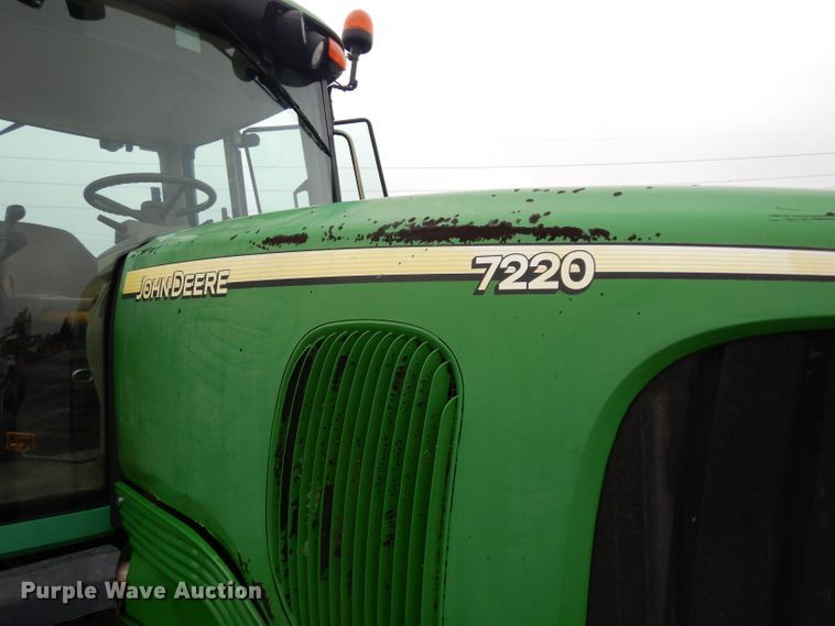 image for item DJ4482 2004 John Deere 7220  MFWD tractor