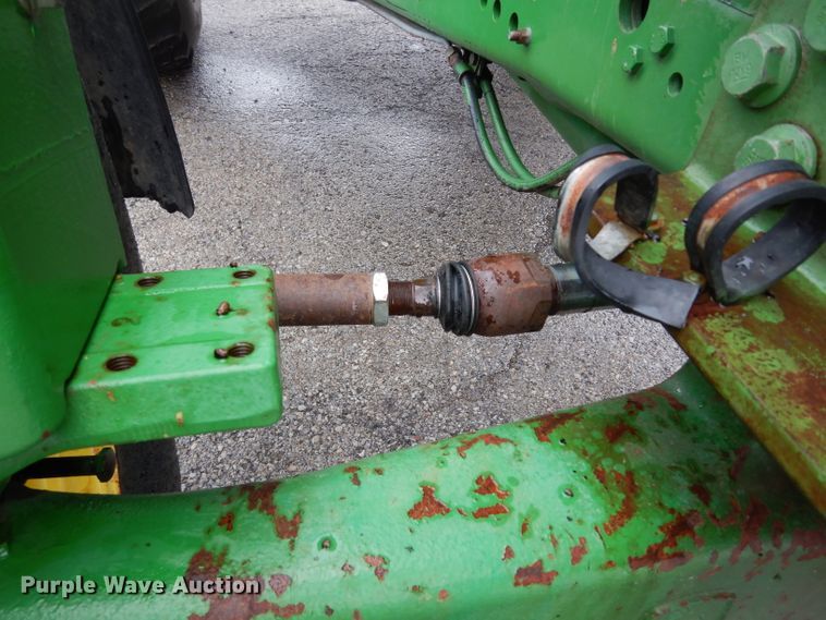 image for item DJ4482 2004 John Deere 7220  MFWD tractor