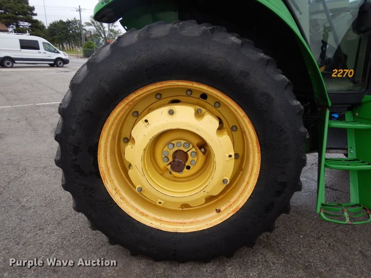 image for item DJ4482 2004 John Deere 7220  MFWD tractor
