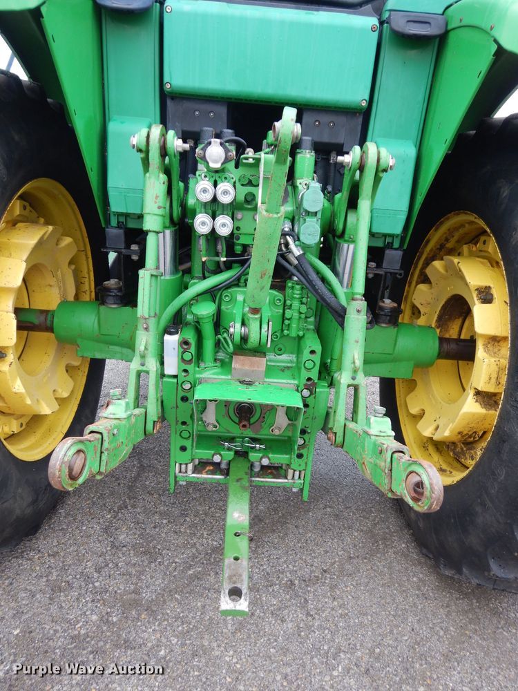 image for item DJ4482 2004 John Deere 7220  MFWD tractor