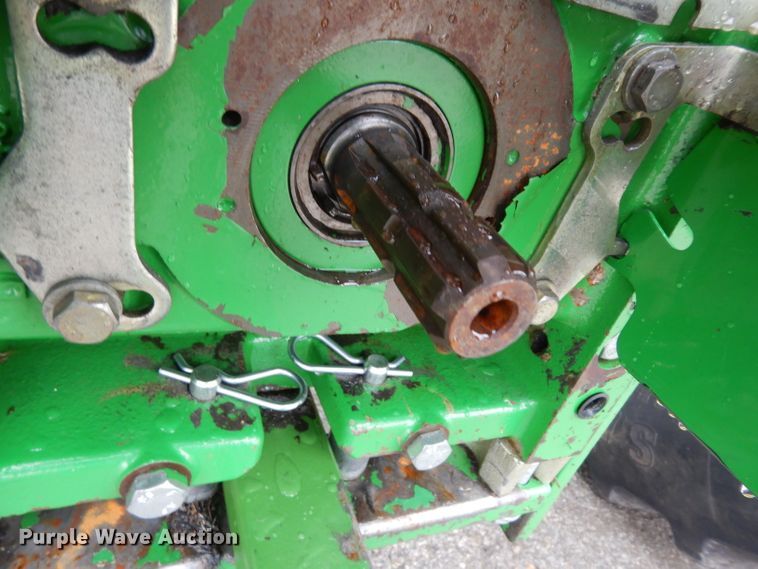 image for item DJ4482 2004 John Deere 7220  MFWD tractor