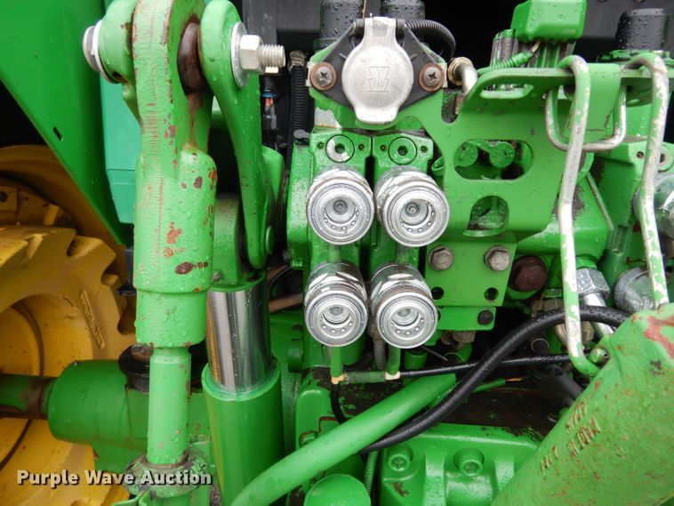 image for item DJ4482 2004 John Deere 7220  MFWD tractor